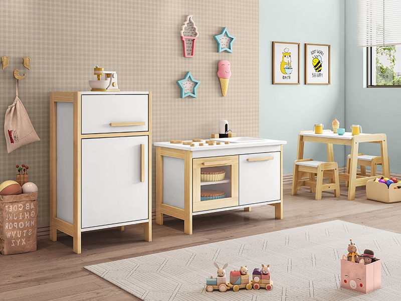 brinquedoteca com geladeira, forninho de brinquedo e outros móveis montessorianos